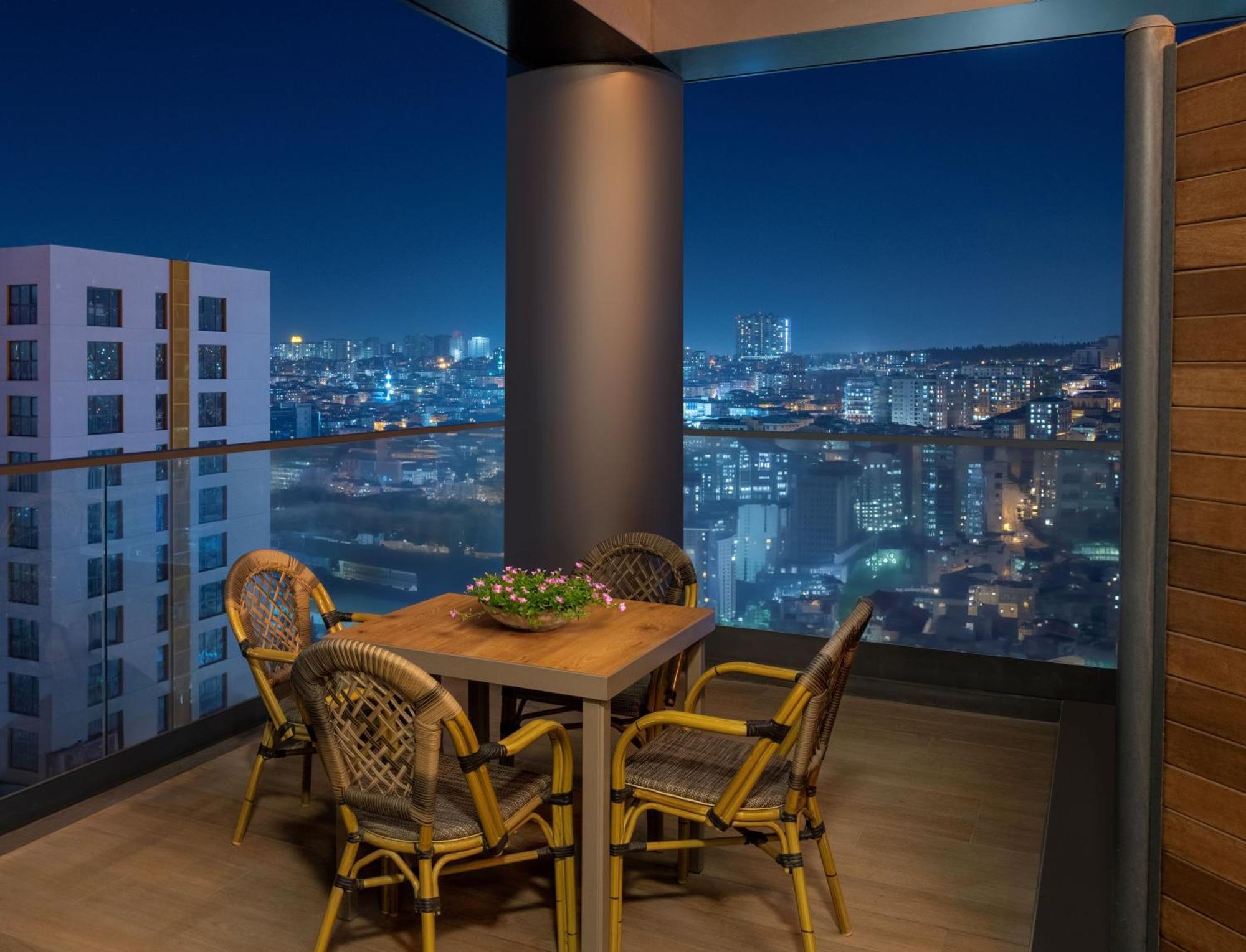 Movenpick Living Istanbul West Istambul Exterior foto