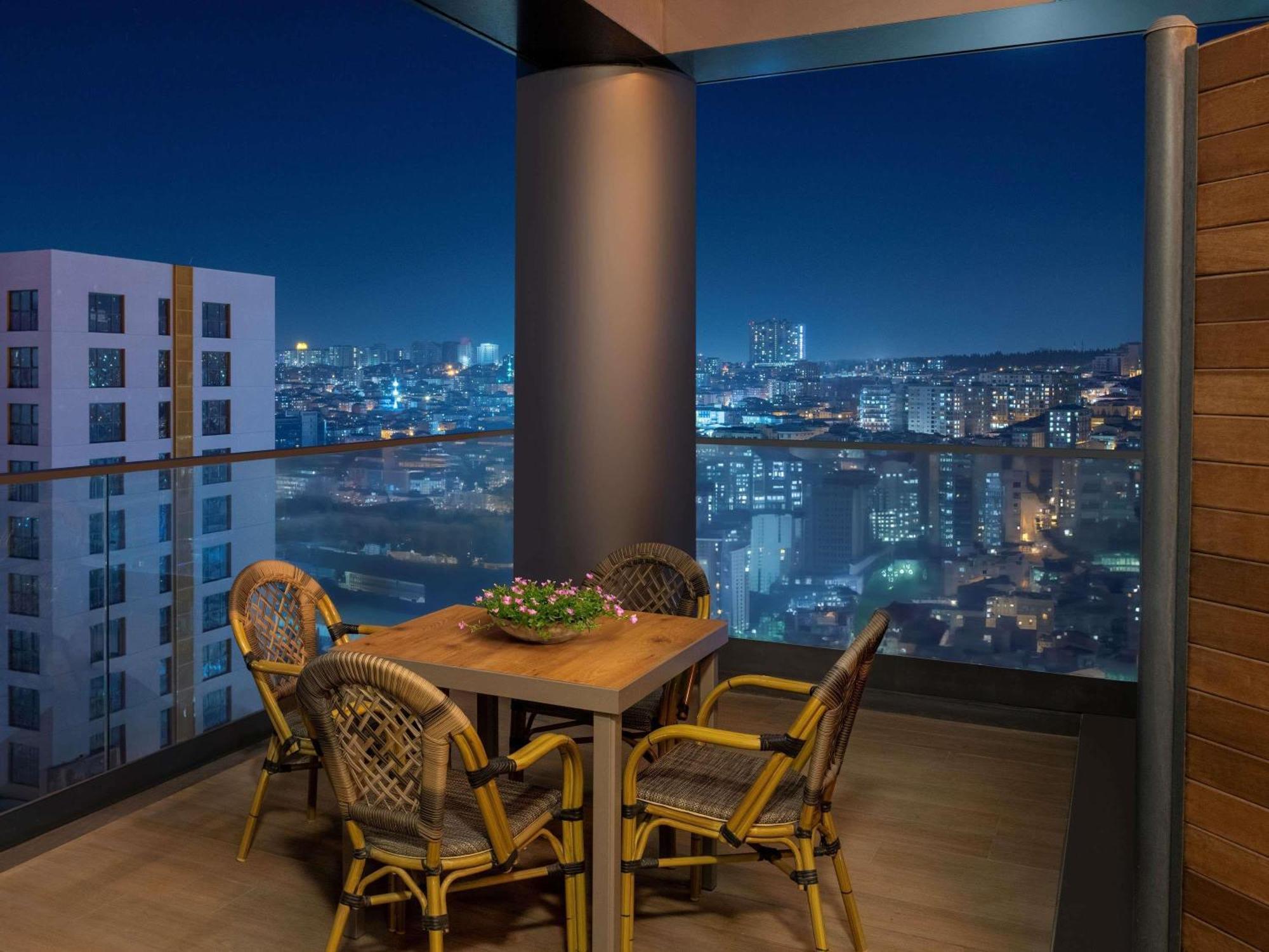 Movenpick Living Istanbul West Istambul Exterior foto